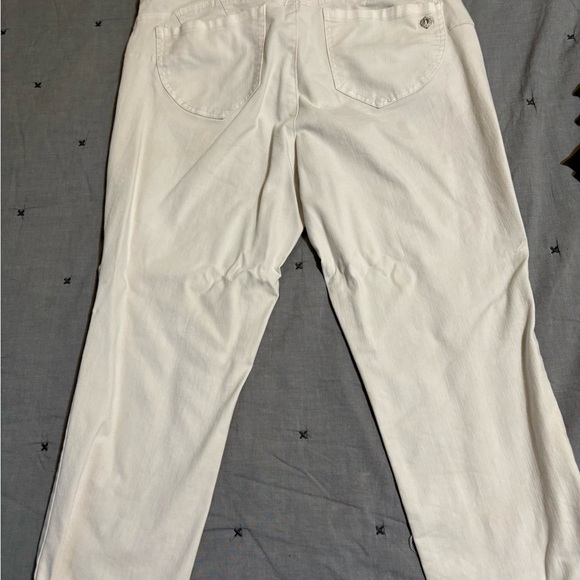 Women's White Jeans - Picture 3 of 3